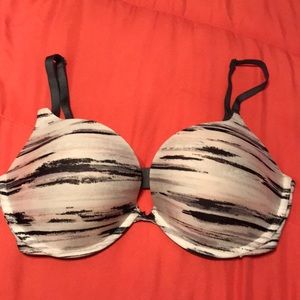 Victoria’s Secret 34DD